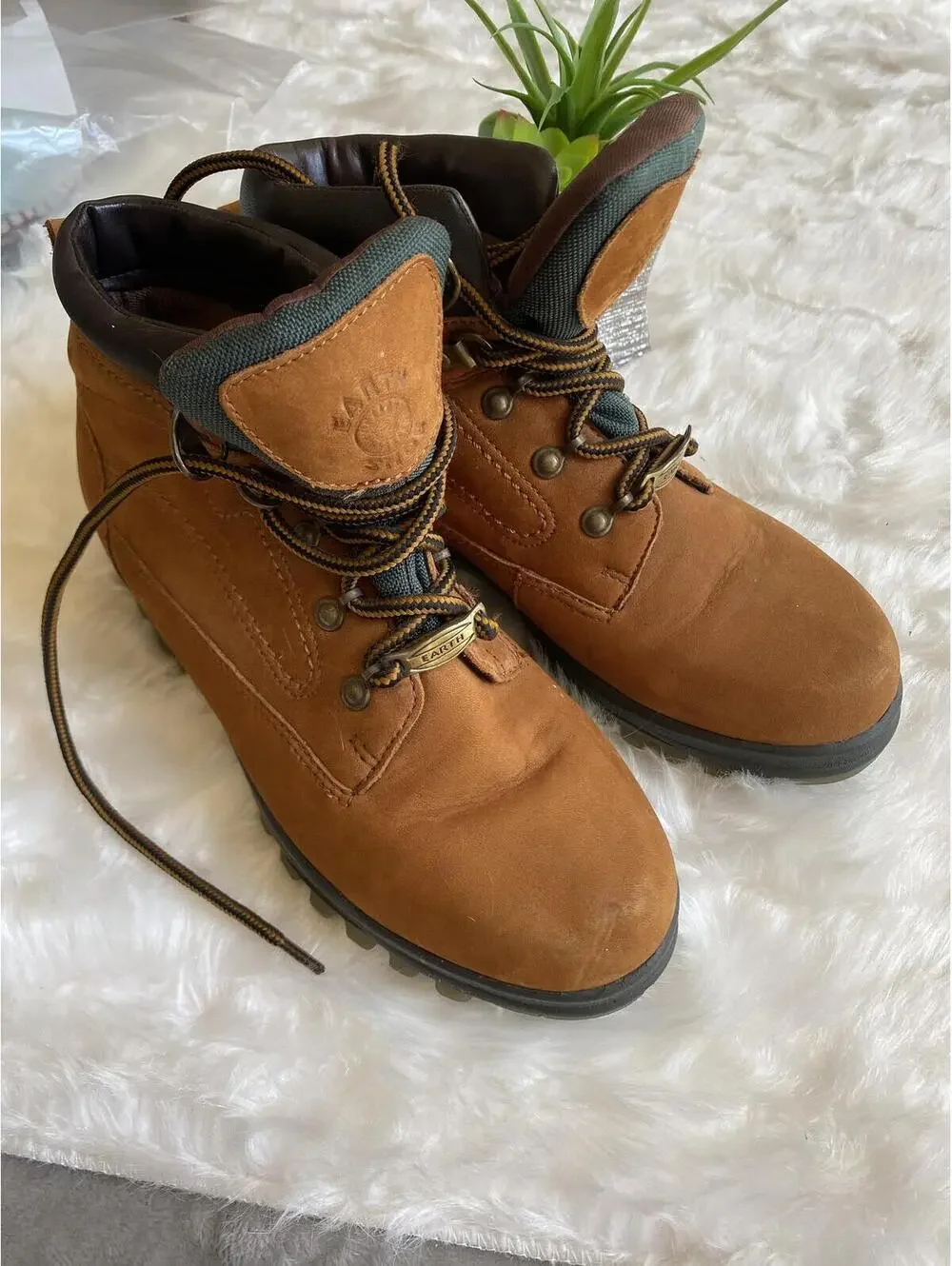Earth Shoes Brown Leather Hiking Boots Size 7.5